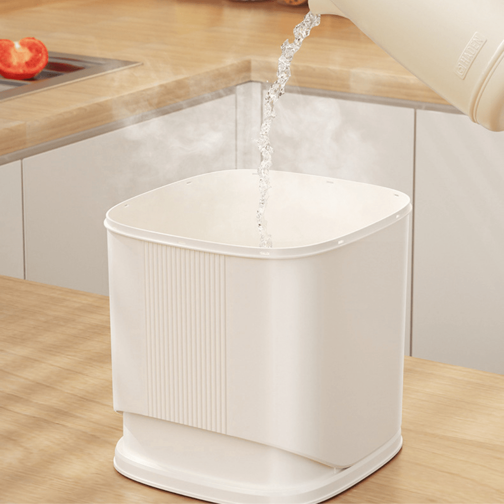 Multifunctional Plastic Moisture Proof Grain 6Kg Storage Container