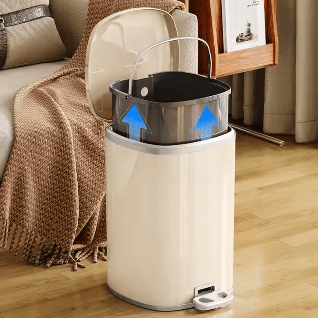 Max Capacity Covered Trash Bin