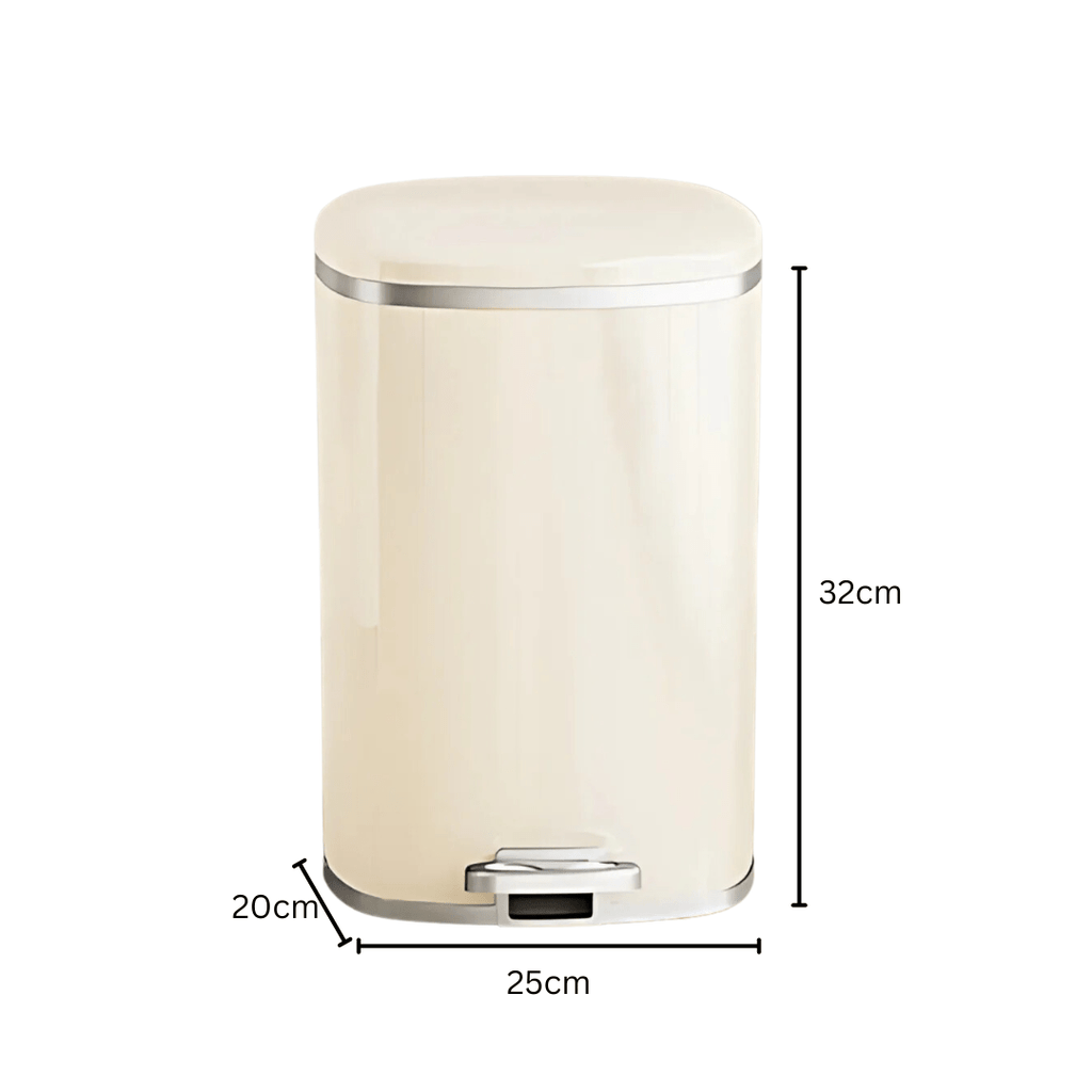 Max Capacity Covered Trash Bin