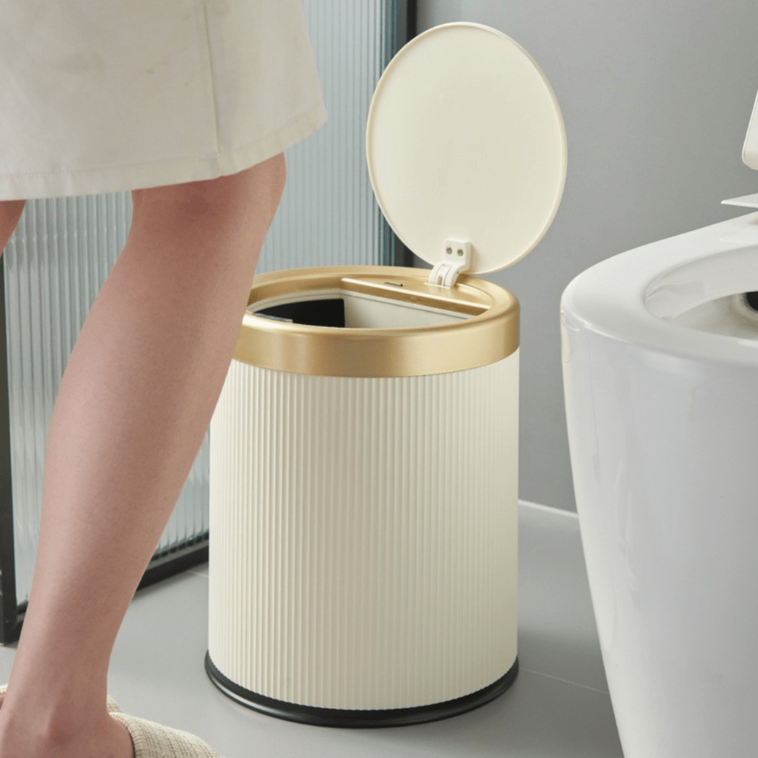 Smart Touchless Automatic Trash Can with Motion Sensor Lid (8L)