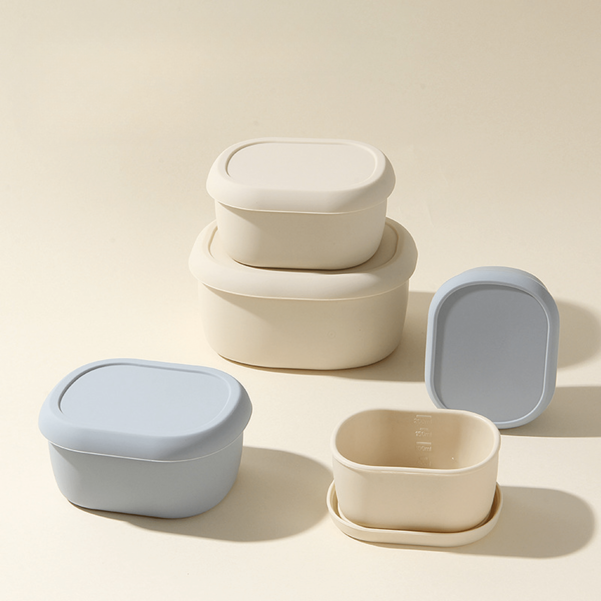 Multi-Use Silicone Food Storage Container with Lid for Daily Storage