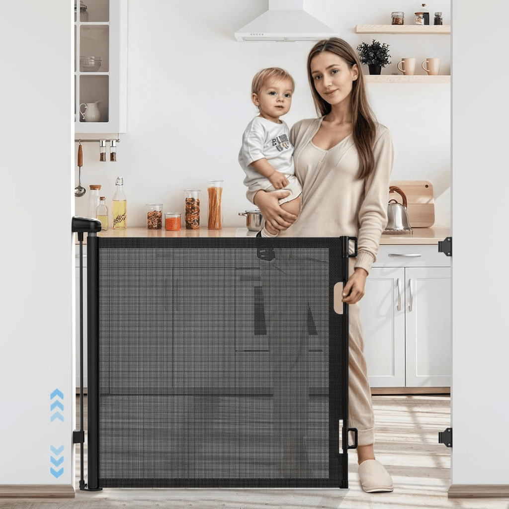 Indoor Outdoor Retractable Baby Pet Safety Gate