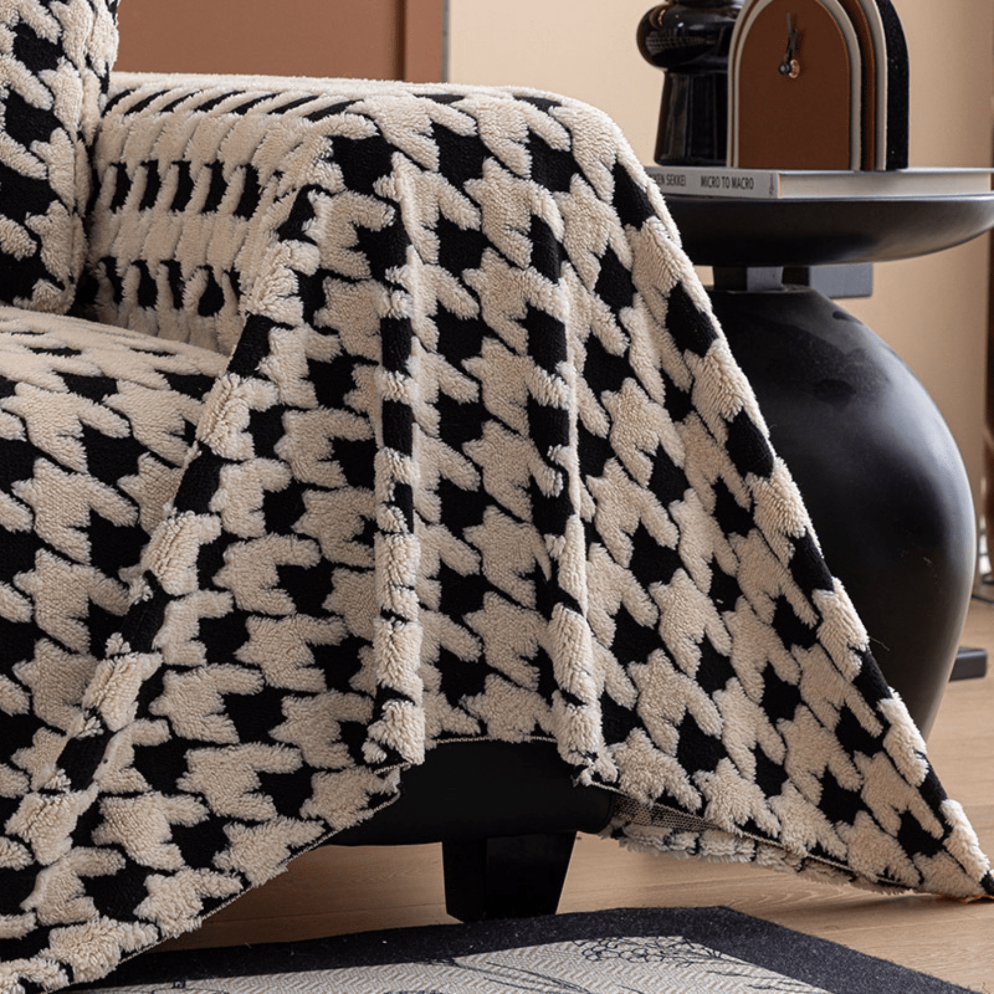 Luxurious Jacquard Sofa Cover (White)
