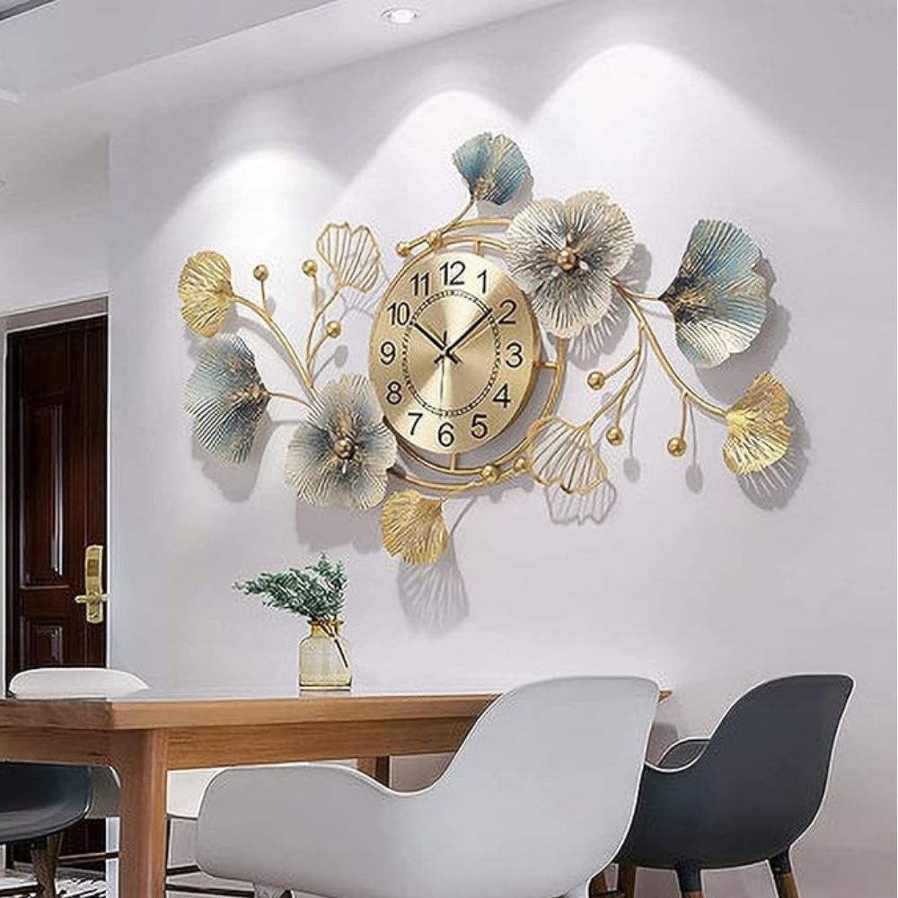 Luxury Decorative Wall Clock to Enhance Living Room Ambience