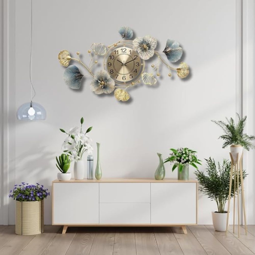 Luxury Decorative Wall Clock to Enhance Living Room Ambience