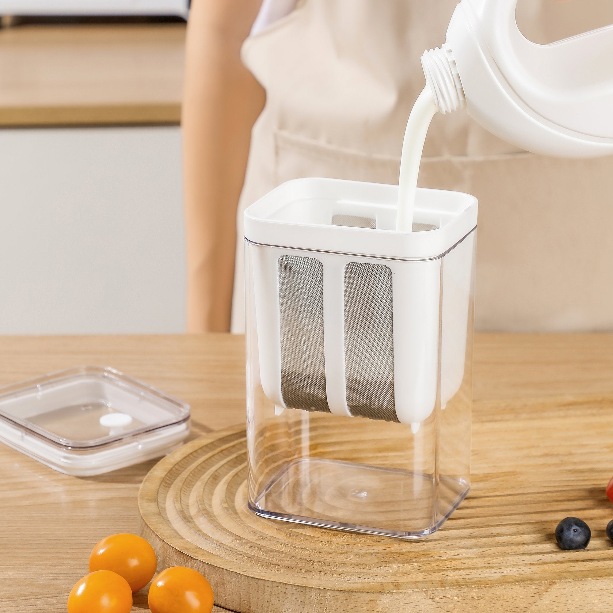 Multifunctional Hung Curd Maker with Fine Mesh Strainer(1100ml)